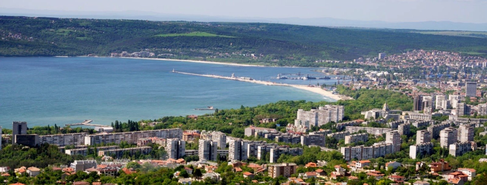 Varna et sa baie vues des hauteurs