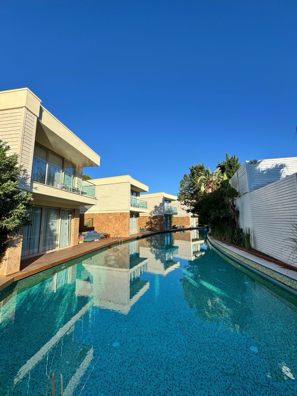 Villa moderne avec piscine, illustration d’ambiance
